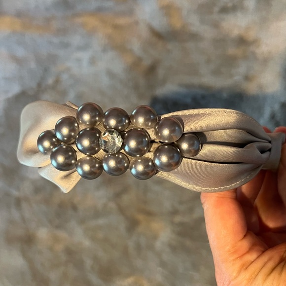 Cara New York grey headband with rhinestone and pearls - Picture 3 of 6